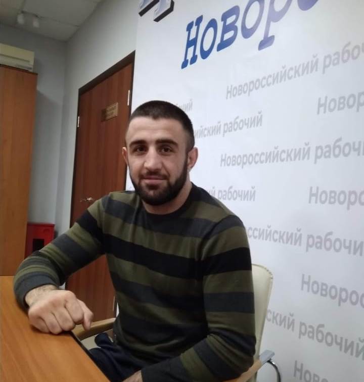Новороссийский спортсмен отобрал чемпионский пояс