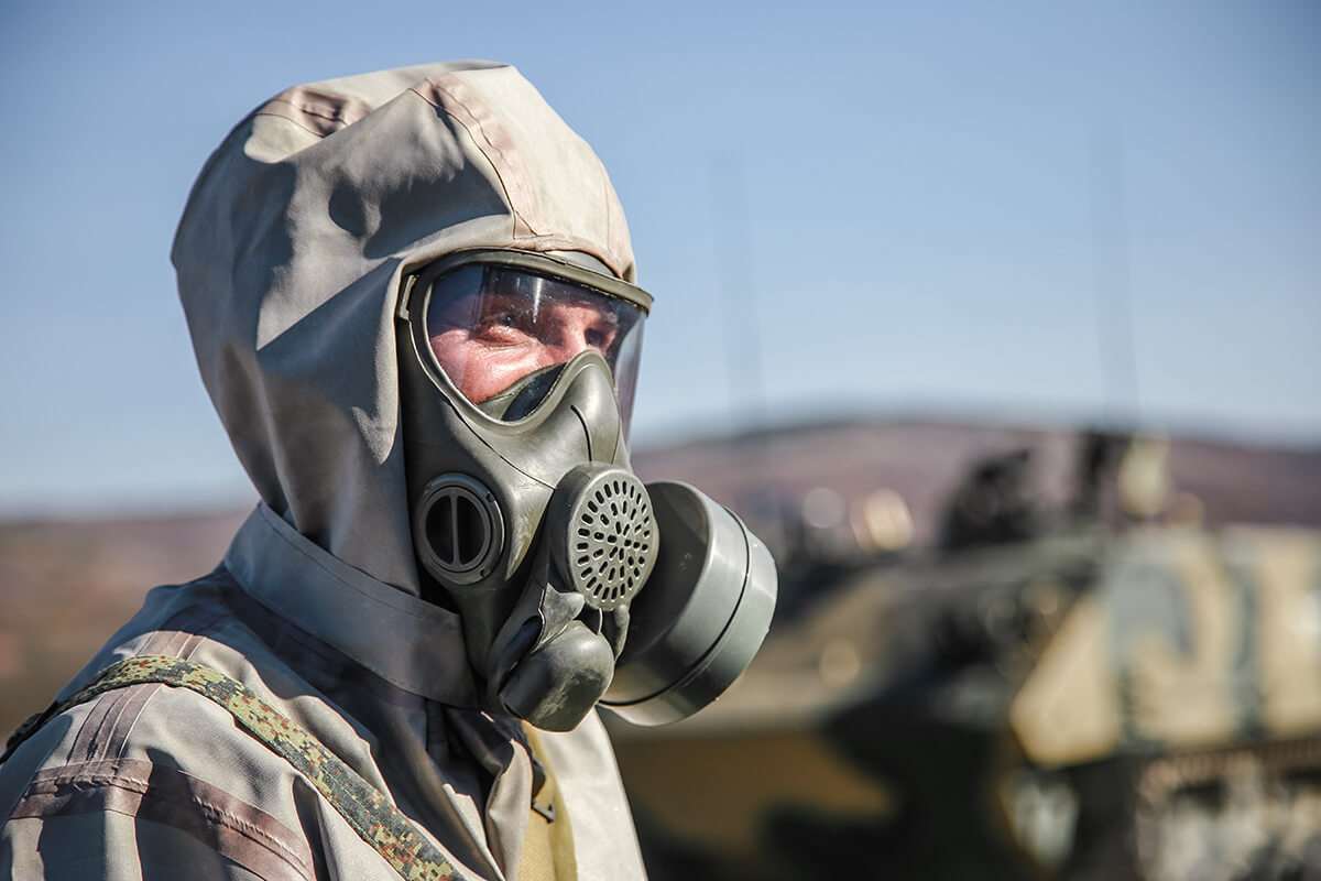 Радиационно химические войска. Войска РХБ защиты Российской Федерации. Учения войск РХБЗ РФ арт. Войска РХБ защиты разведка. Боец РХБЗ.