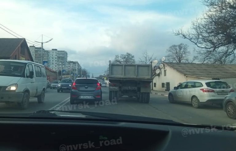 Камаз сбил женщину