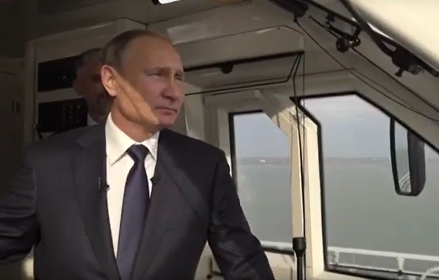 По Крымскому мосту проехал Владимир Путин