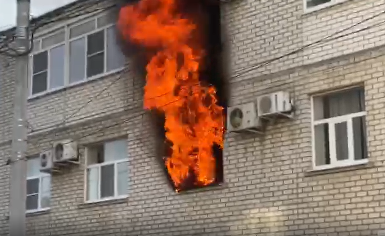 В Новороссийске во время пожара в гостинице пострадал человек