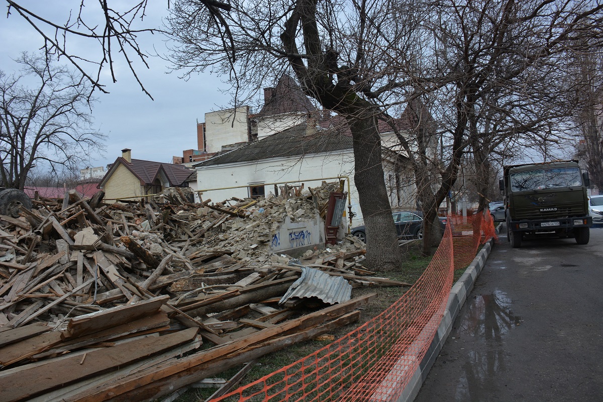 Что будет на месте аварийных зданий, снесенных в Новороссийске? (есть адреса)