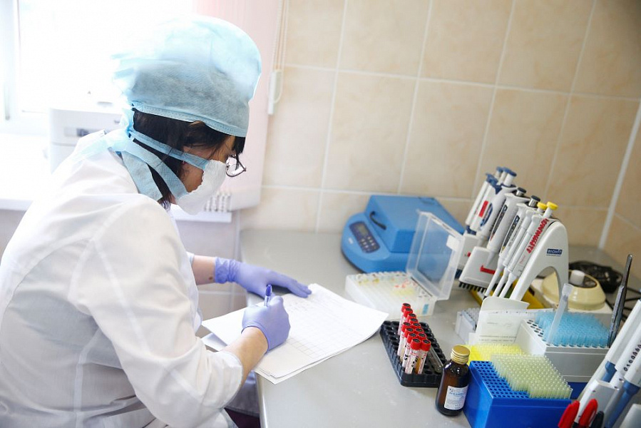 Поликлинике №5 Новороссийска передали более двух тысяч тестов на COVID-19