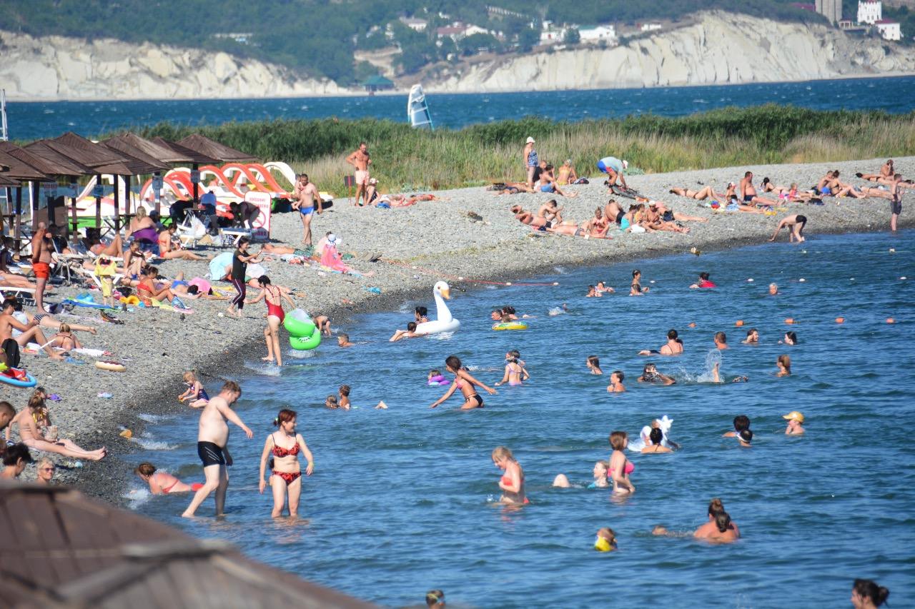 В Новороссийске температура и воды, и воздуха – как летом. Надолго?