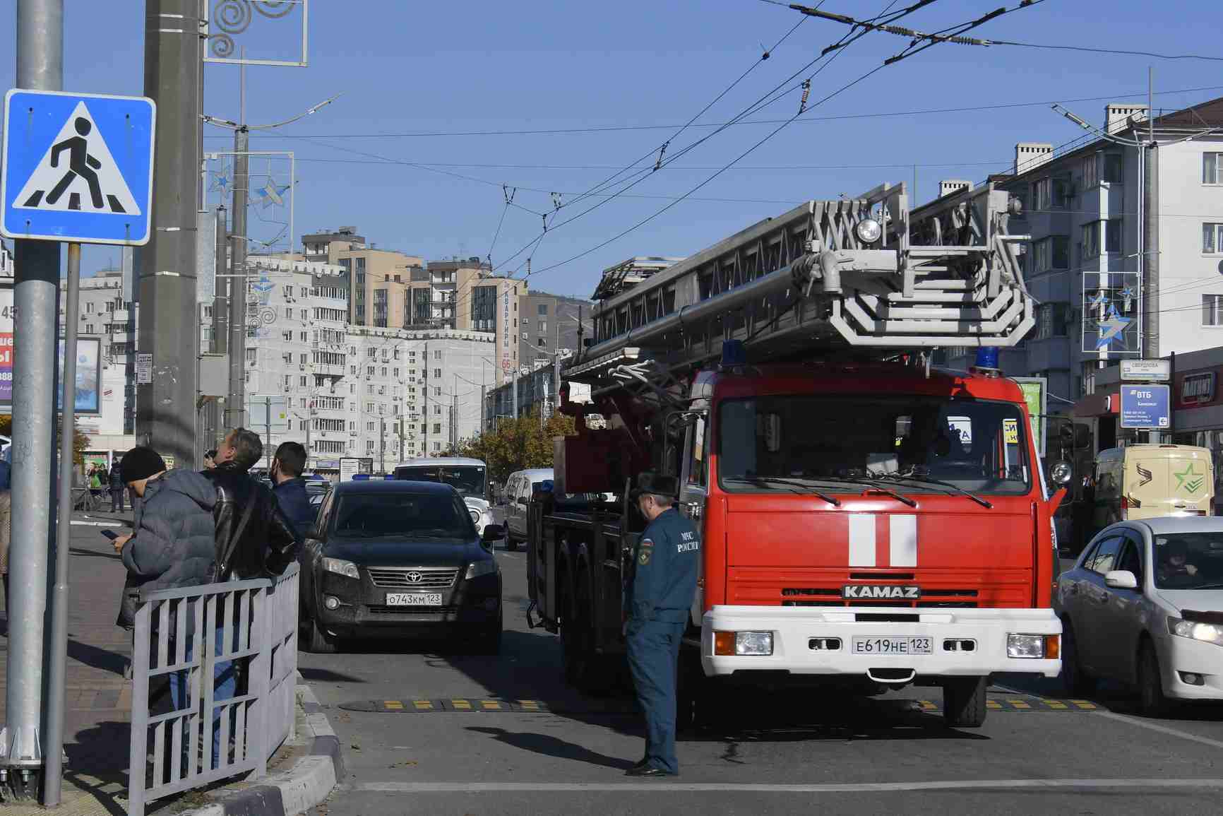 Пожарная техника не может проехать во дворах Новороссийска – Новости  Новороссийска