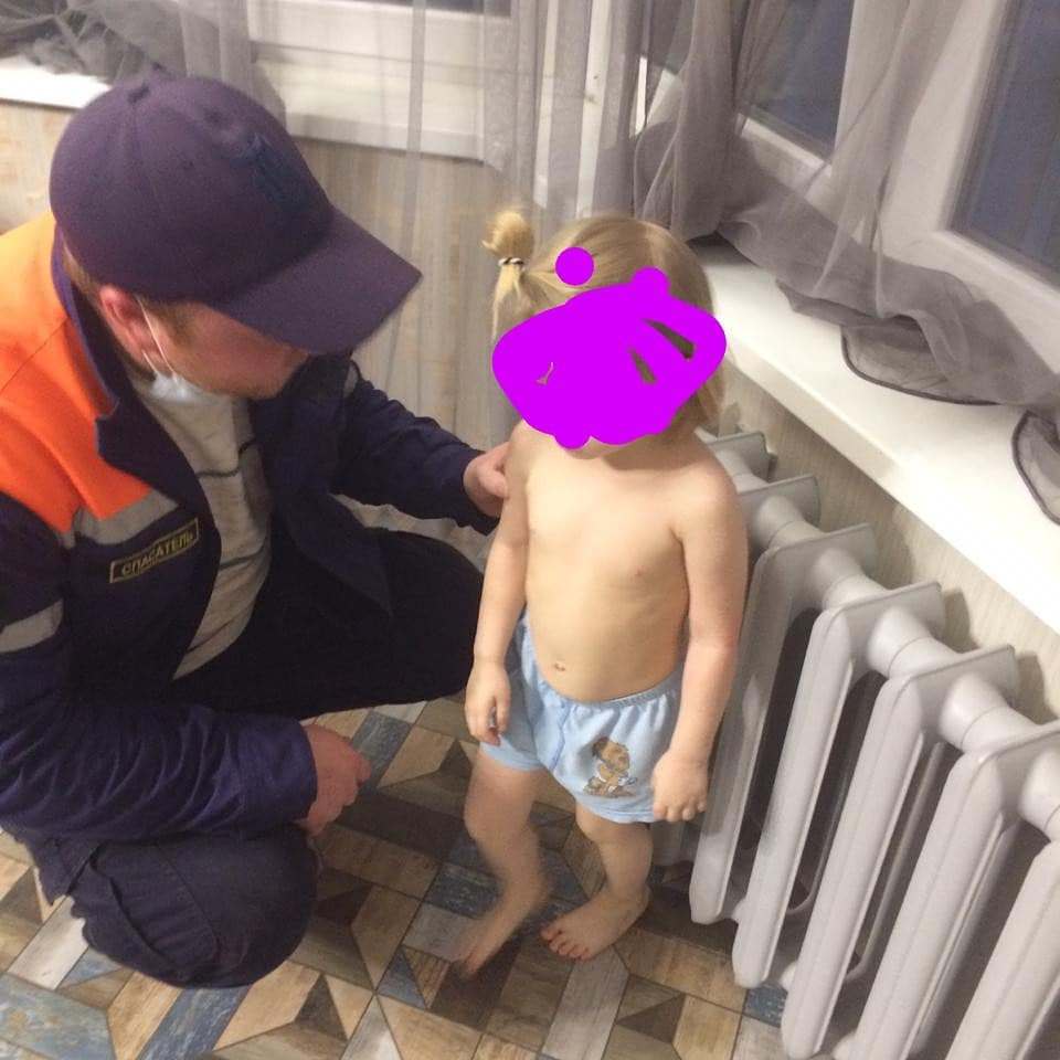 В Новороссийске спасатели вызволили руку ребенка из батареи