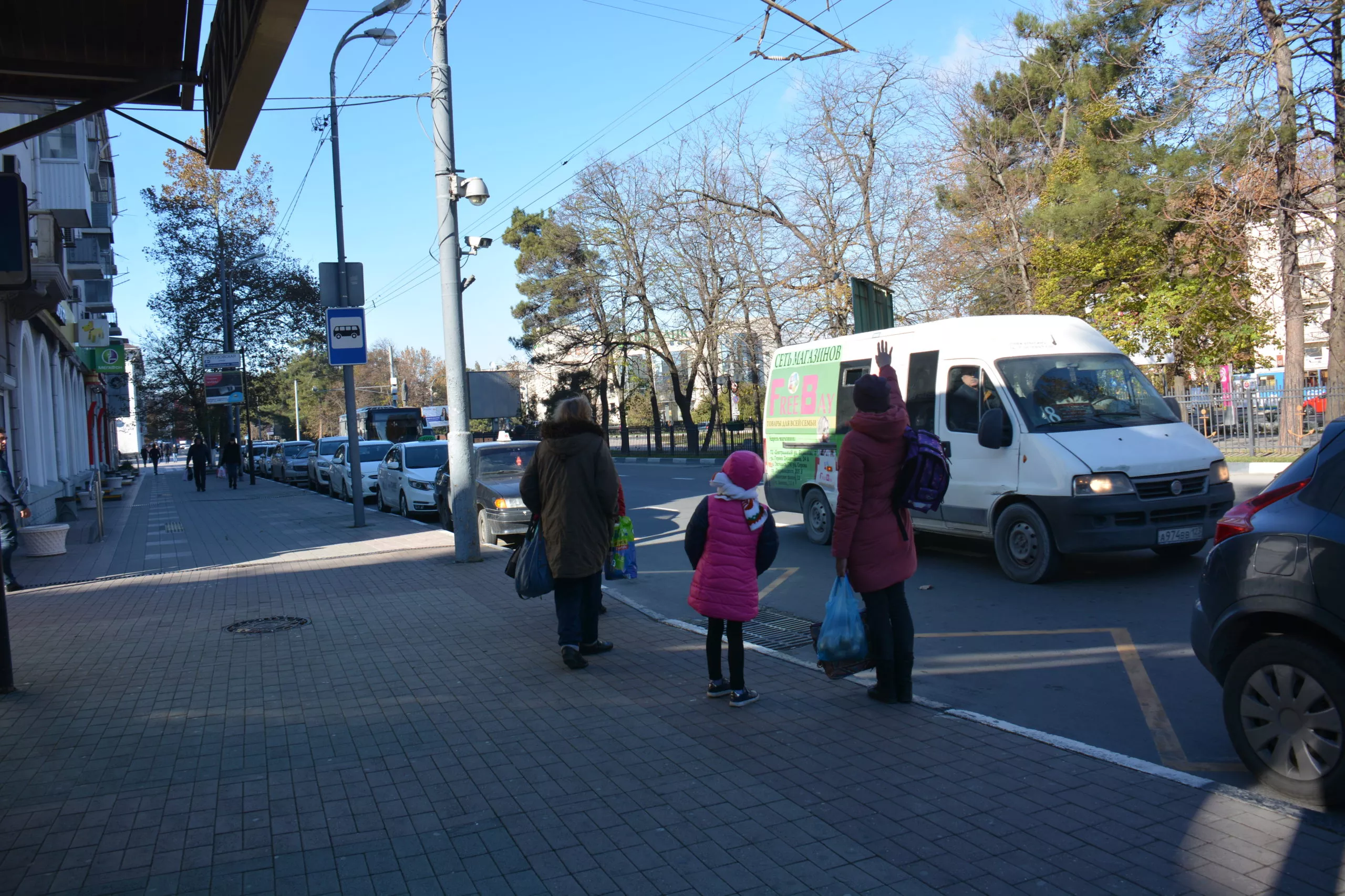 В Новороссийске детей высадили из автобуса на трассе. Как все было на самом  деле? – Новости Новороссийска