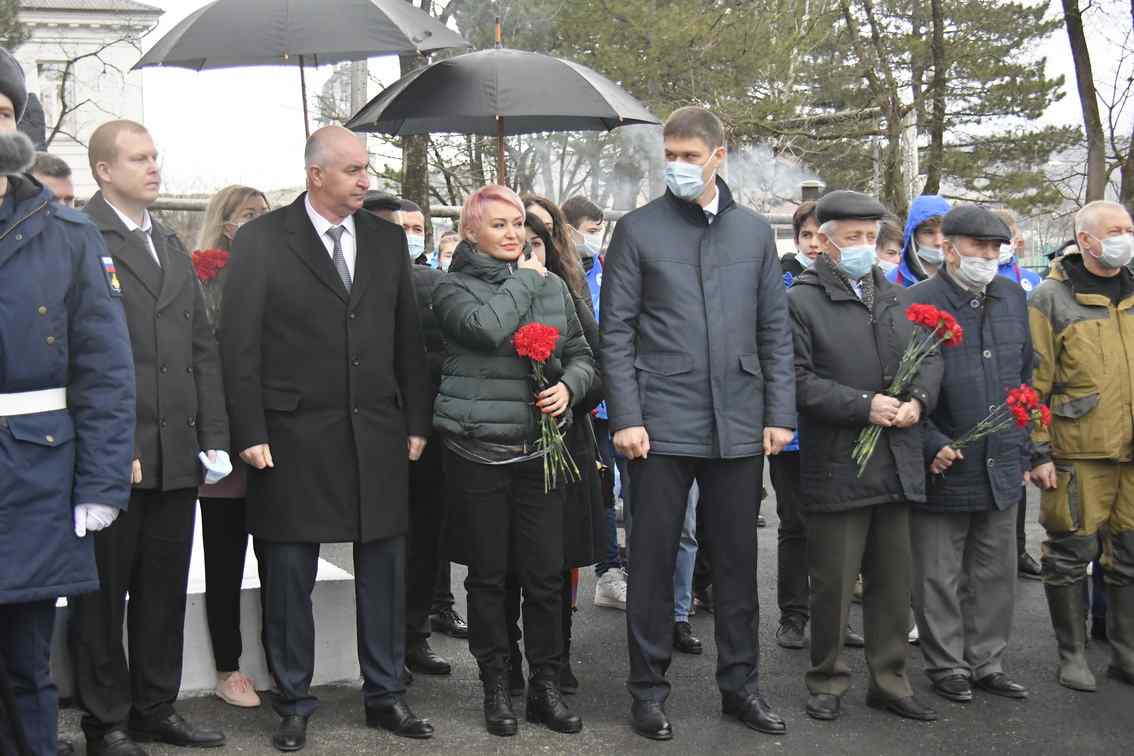 В поселке Верхнебаканском вчера торжественно открыли «Сад памяти»