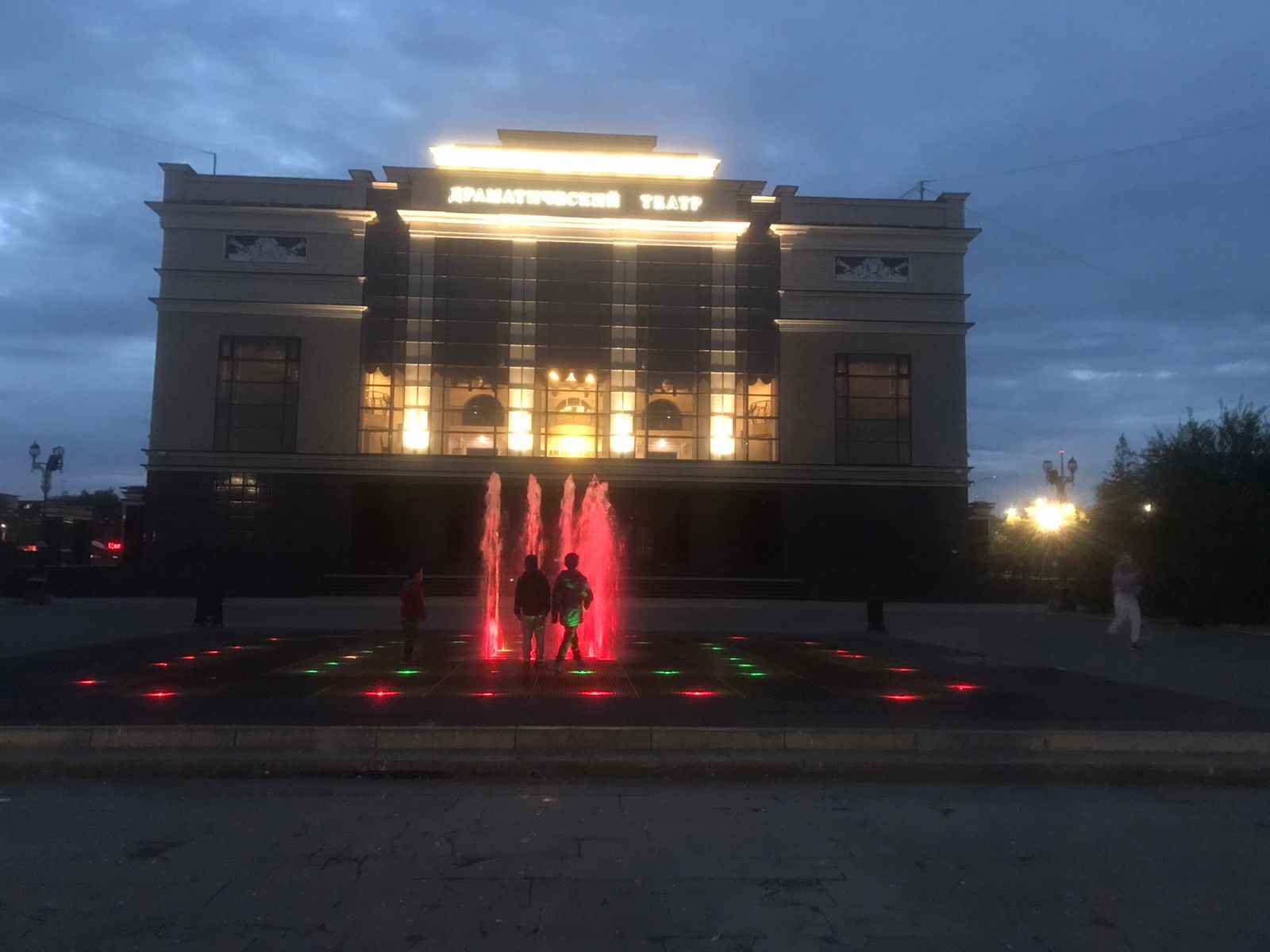 Жители Орска раскупают билеты на спектакли Новороссийского театра