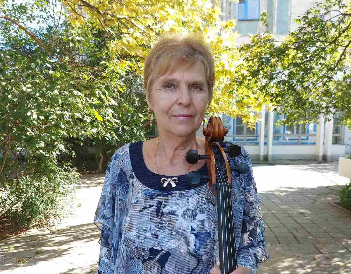 Сегодня свой 70-летний юбилей отмечает именитый музыкальный педагог Новороссийска Любовь Шаповалова