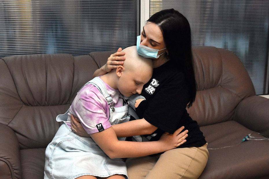 «Нечего показывать нам этих лысых, после химиотерапии,  детей!» — такое услышала мама онкобольной новороссийской девочки