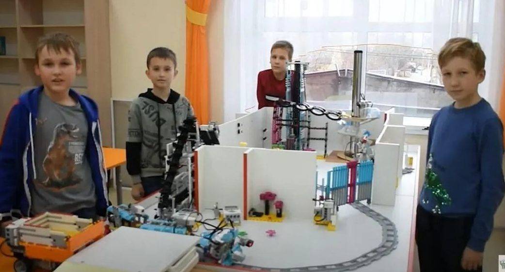 Новороссийские школьники сконструировали парк развлечений, где гуляли хомячки