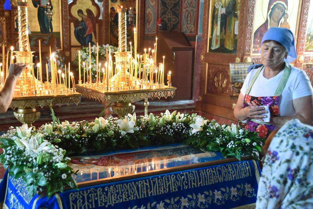 Новороссийцы каждый год совершают паломничество на Святую ручку. Кому полезна целебная вода?