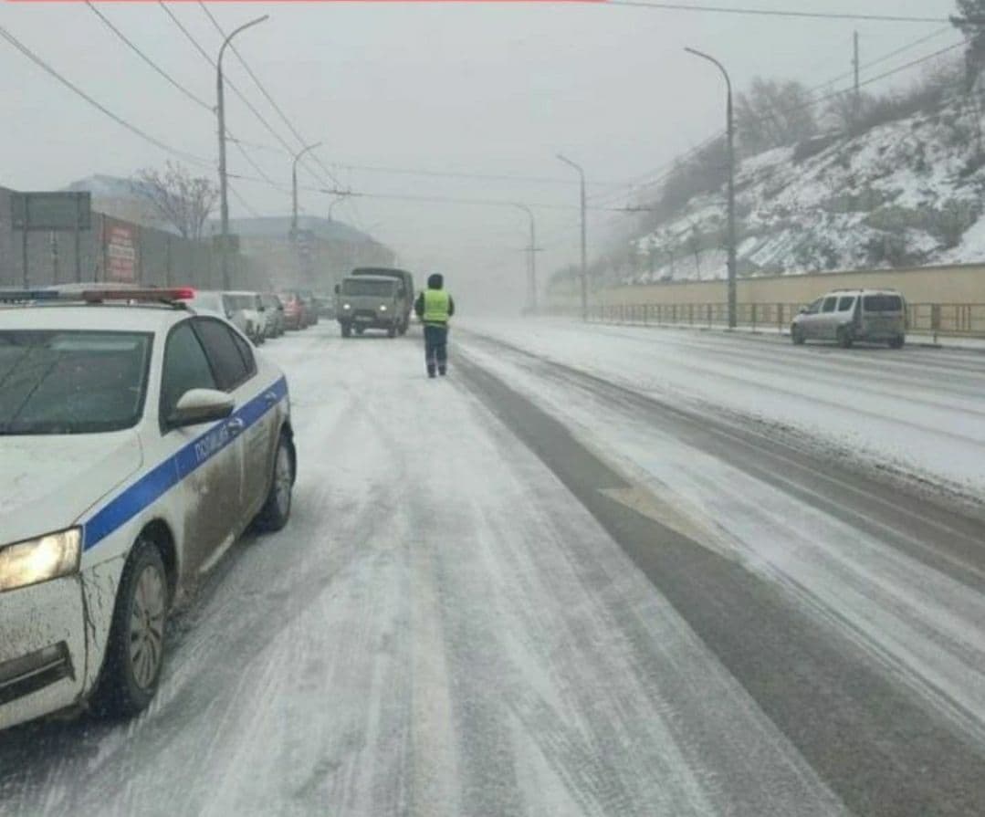 Таксист высадил подростка посреди трассы под Новороссийском