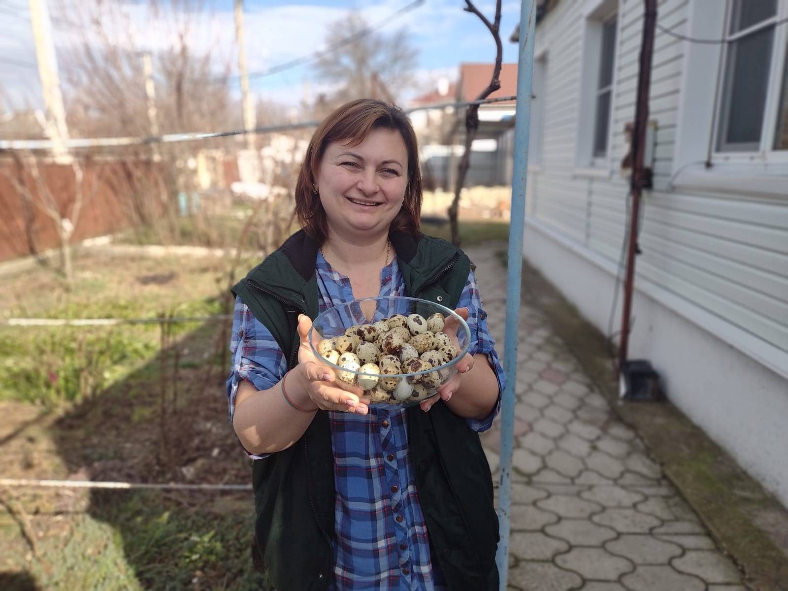 «Техасцы» под Новороссийском кормят многодетную семью и удобряют огород