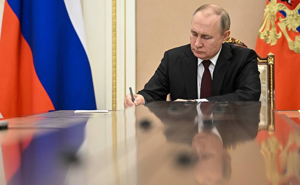 Россия признала республики Донбасса. Что в договорах о сотрудничестве