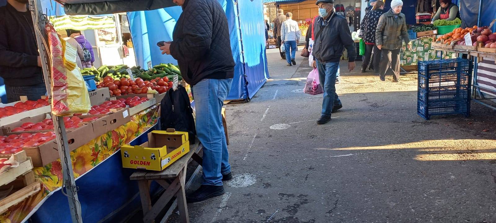 На новороссийских рынках овощи не всем по карману