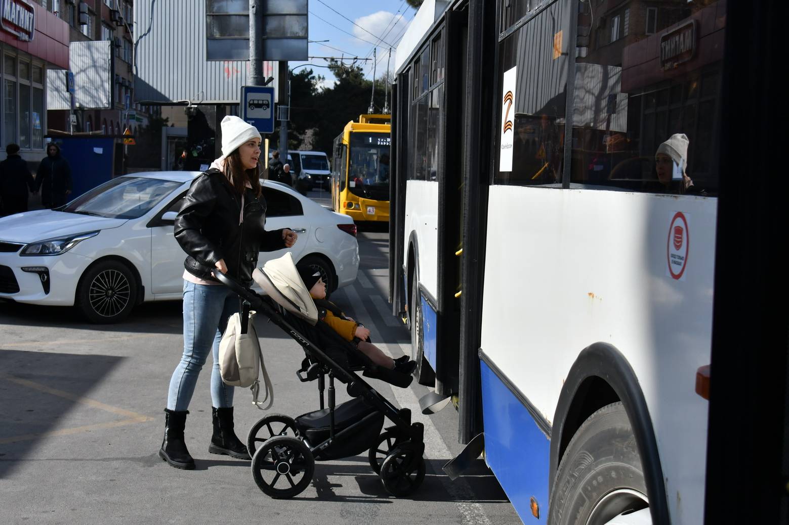 Парк новороссийского транспорта пополнится низкопольными автобусами и троллейбусами