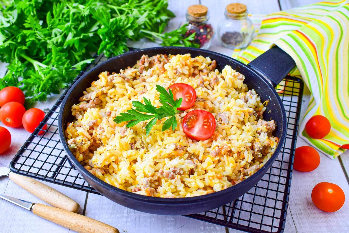 Рис с фаршем на сковороде — пошаговый рецепт