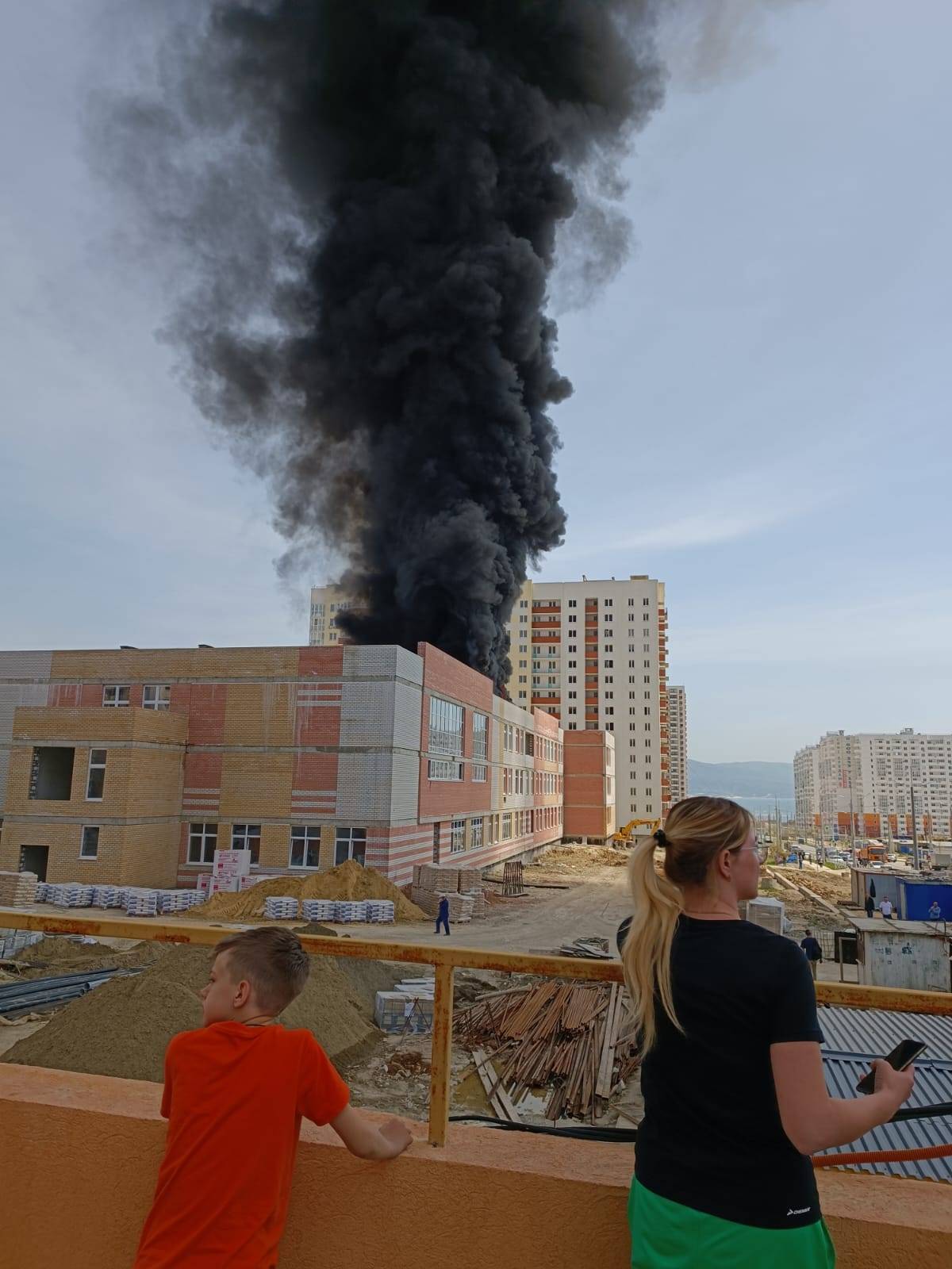 В Новороссийске горела новая школа (видео)