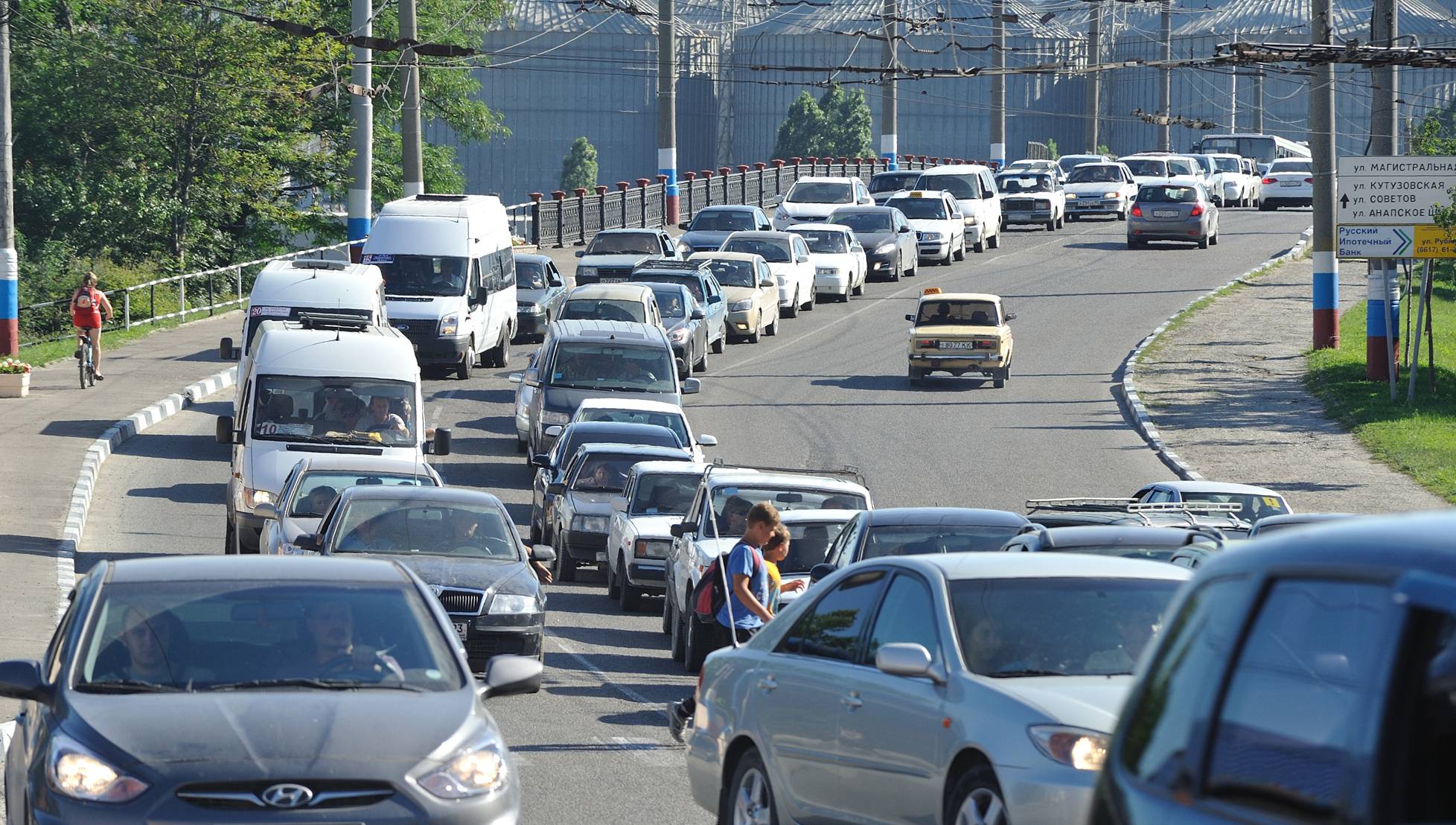 В Новороссийске почти 400 водителей, лишённых прав, продолжают ездить по городу