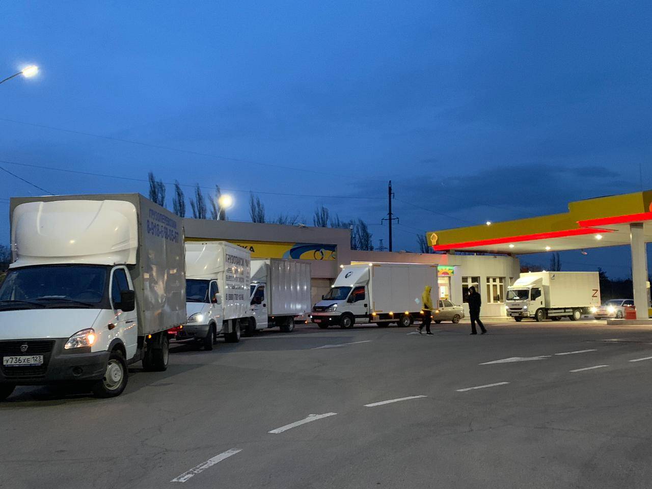 Пять машин гуманитарной помощи из Новороссийска прибыли на границу с Украиной