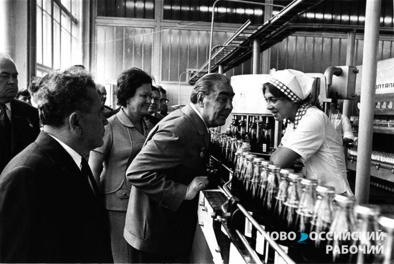А вы знали, кого Новороссийск потеснил, чтобы самому выпускать пепси-колу?