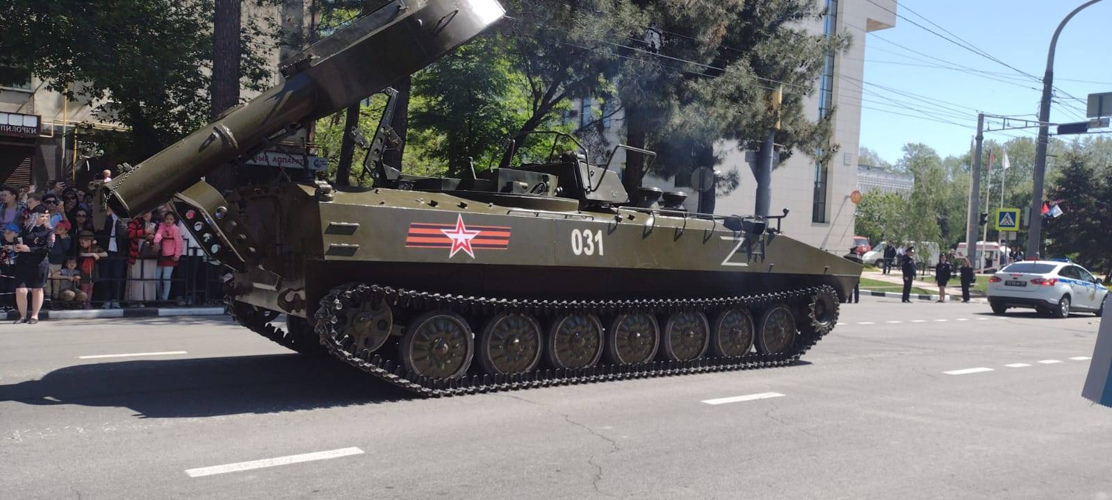 Парад Победы в Новороссийске продолжает военная техника