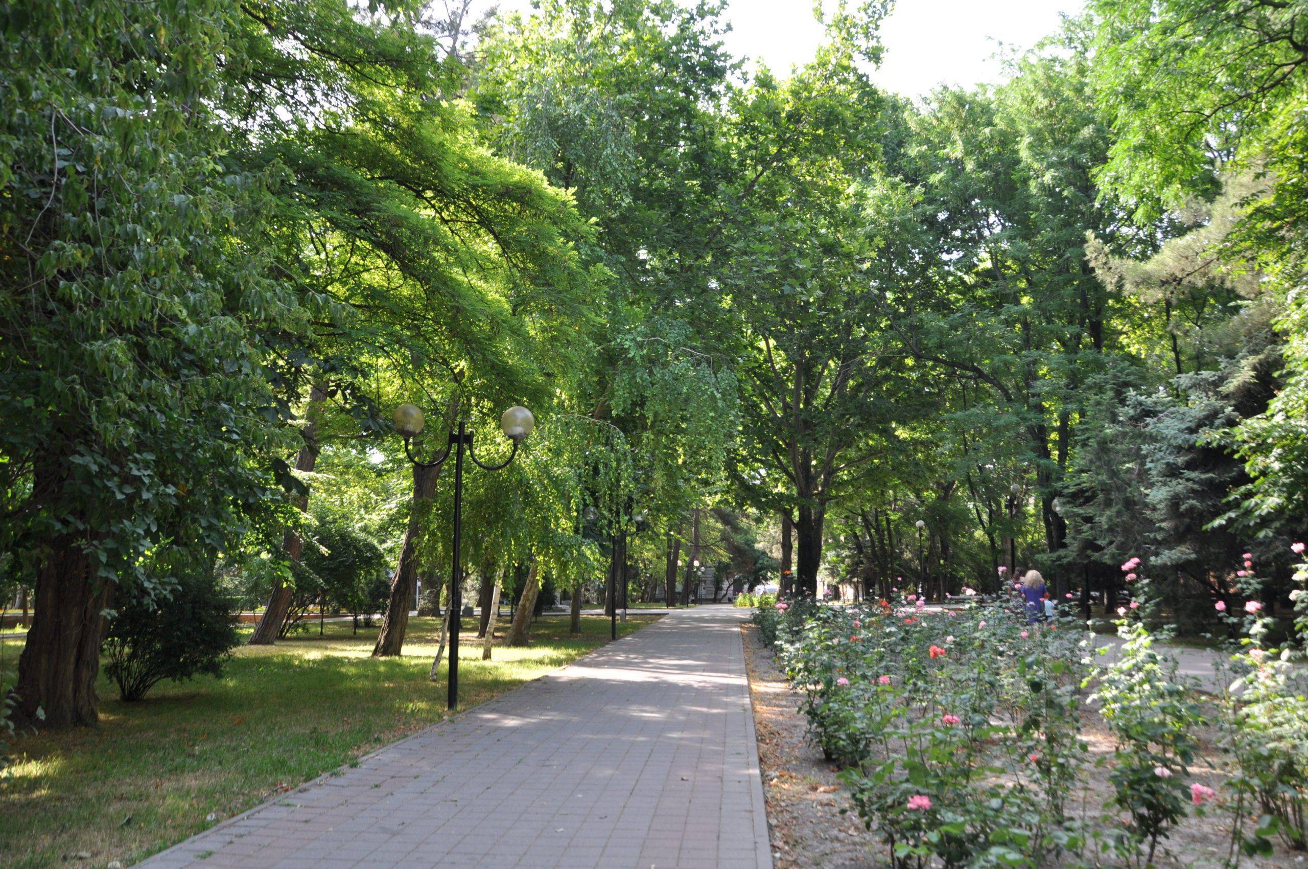 Новороссийские парки — в стиле ретро. А почему бы и нет?