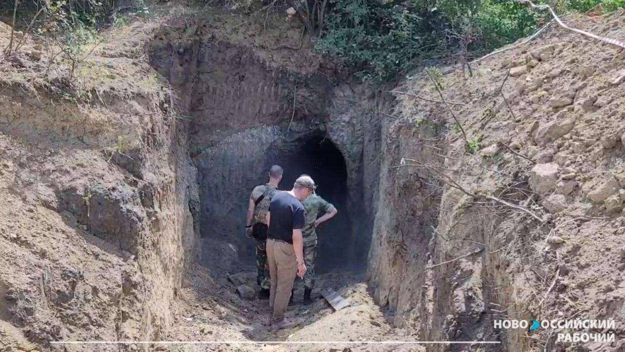 Новороссийские поисковики обнаружили немецкие тоннели. Они были последними, кто там побывал