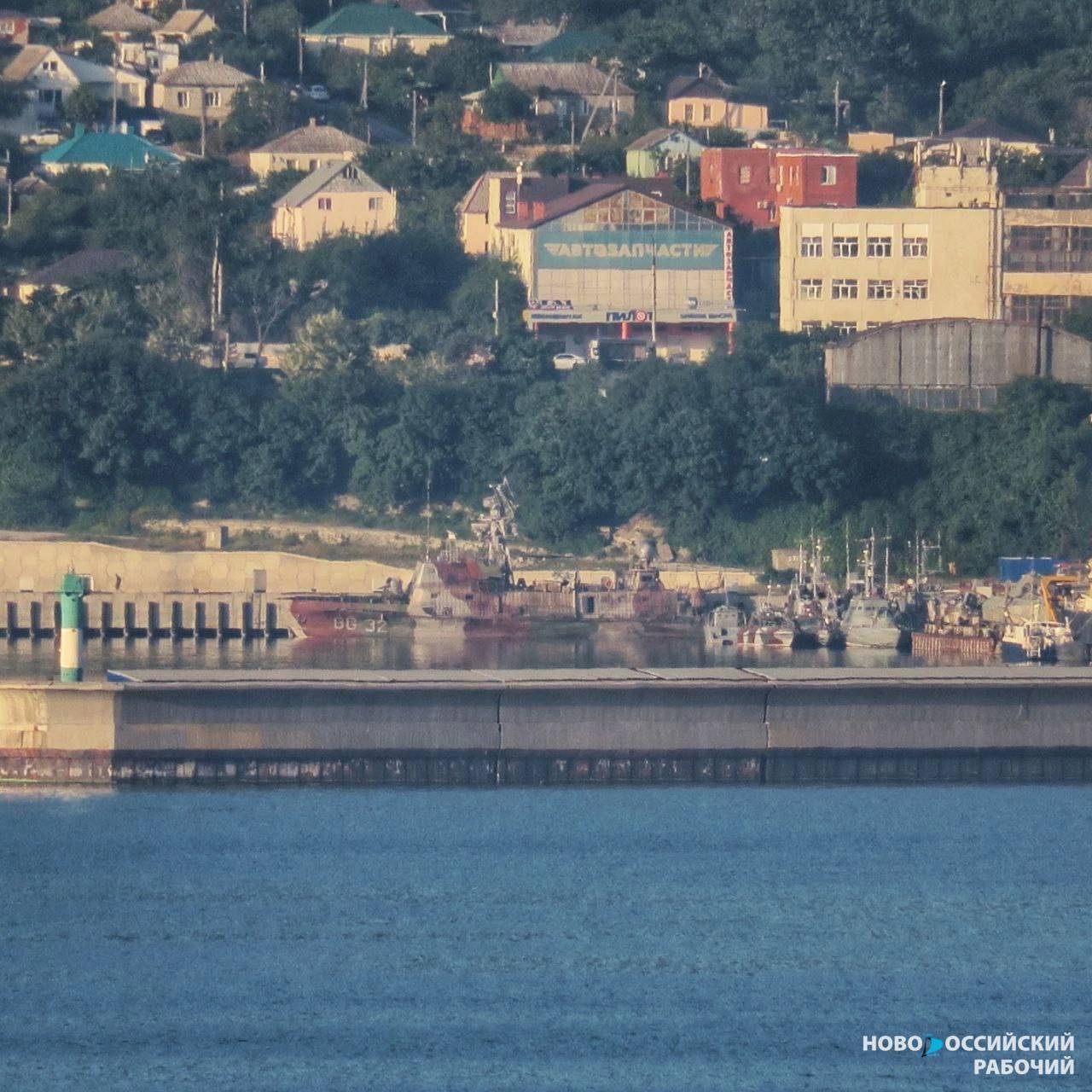 В Новороссийск доставили украинский корабль, который затопили в Мариуполе