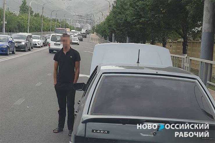 На дорогах Новороссийска водителей ловят мошенники
