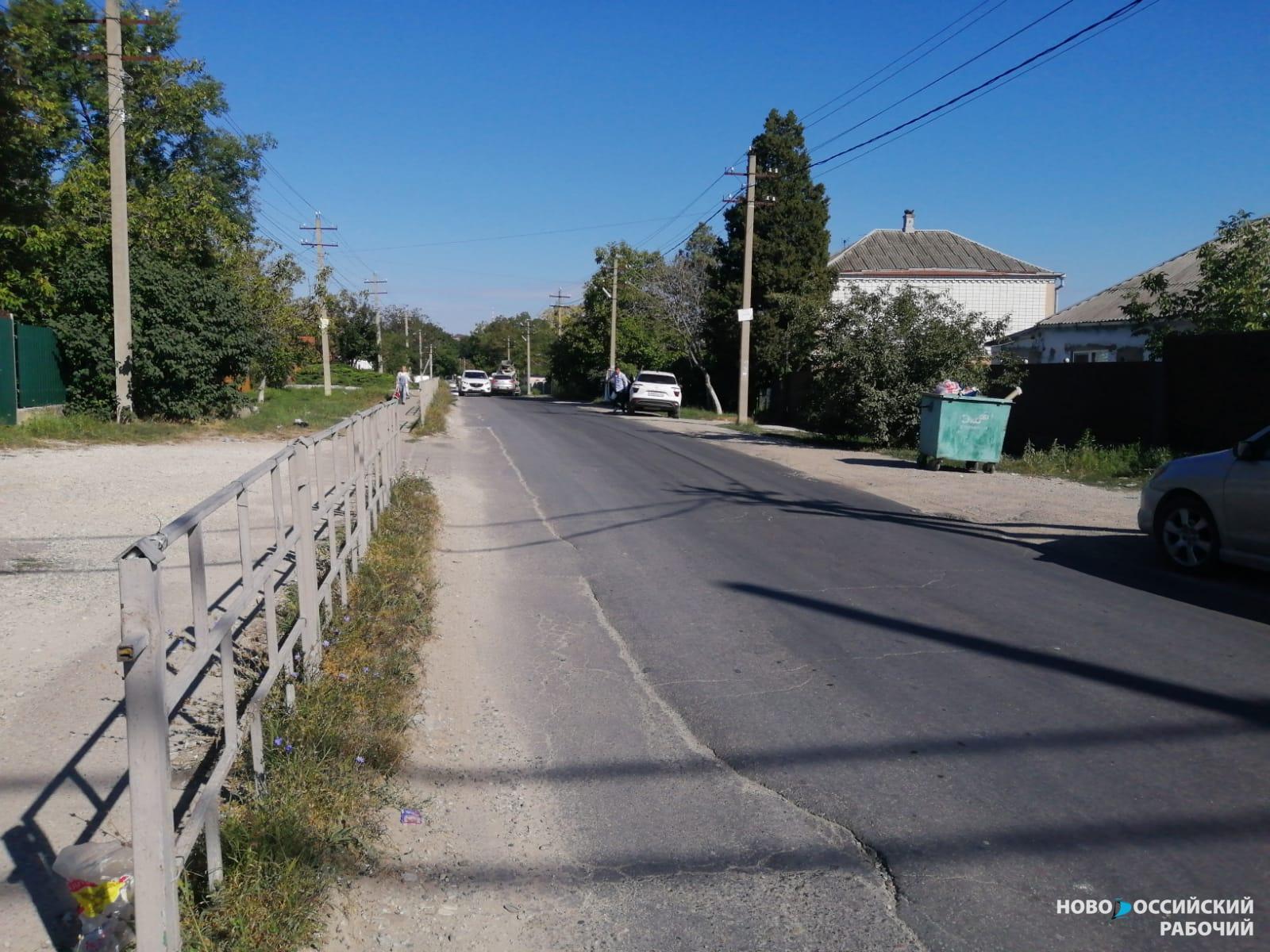 Под Новороссийском на три месяца перекрыта одна из самых оживлённых сельских дорог