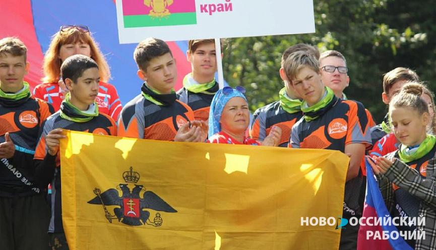 Юные туристы Новороссийска вошли в ТОП-10 команд страны