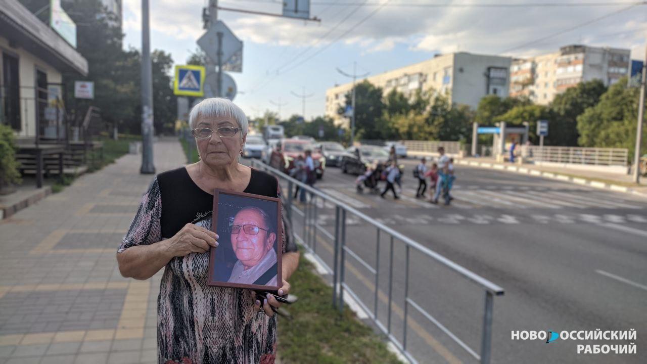 Пенсионерка из Новороссийска год не может получить от судебных приставов ни ответа, ни денег за сбитого на «зебре» мужа