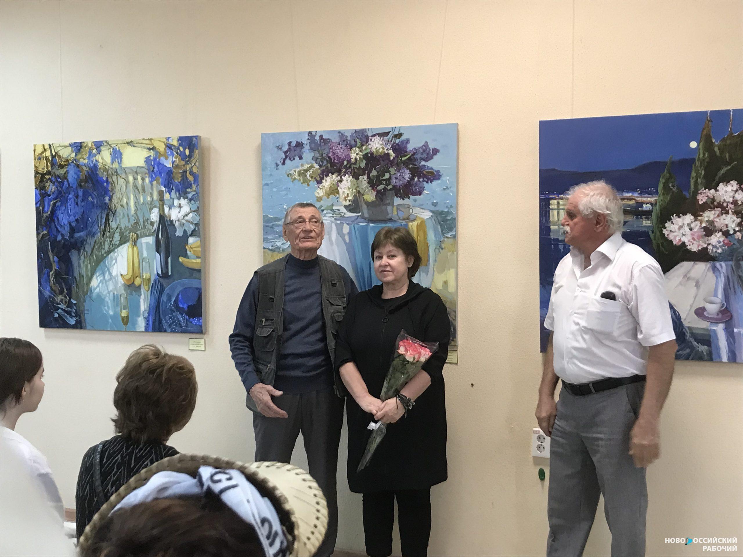 В Новороссийске открылась выставка художницы, которая «работает в моменте»