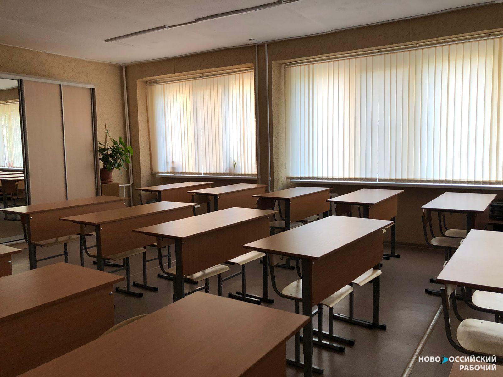В Новороссийске обновились две школы: работы разные, программа-одна