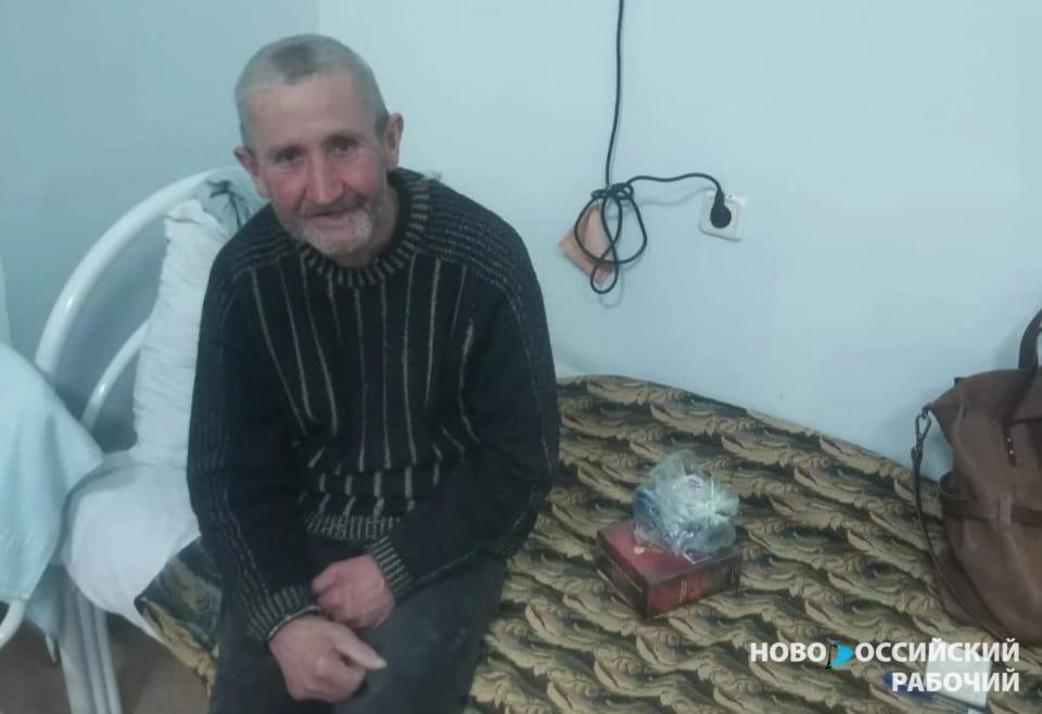 Новороссийцы за день собрали деньги на восстановление документов бездомному, который потерял их 30 лет назад