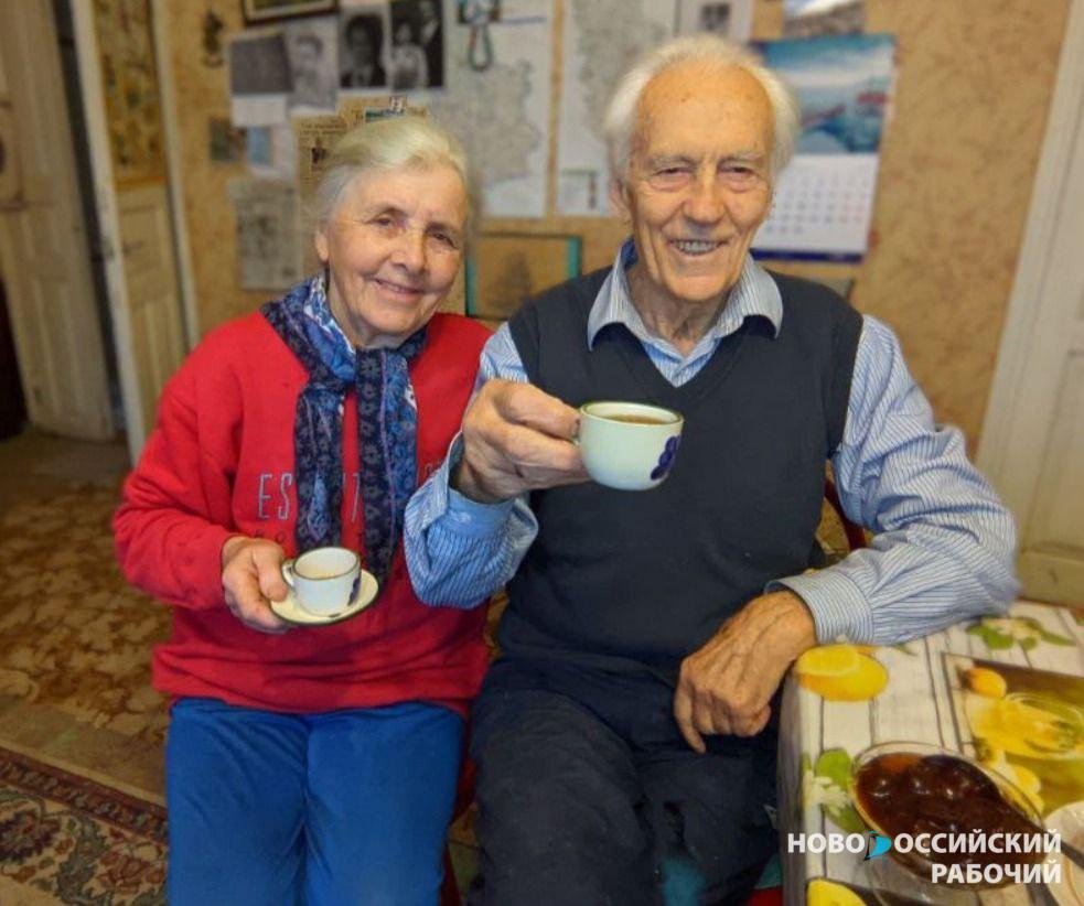 Старожилы станицы Натухаевской, семья Зелёных, отметили 55 лет совместной жизни
