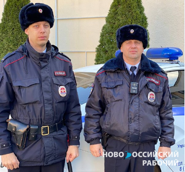 В Новороссийске полицейские первыми пришли на помощь при пожаре