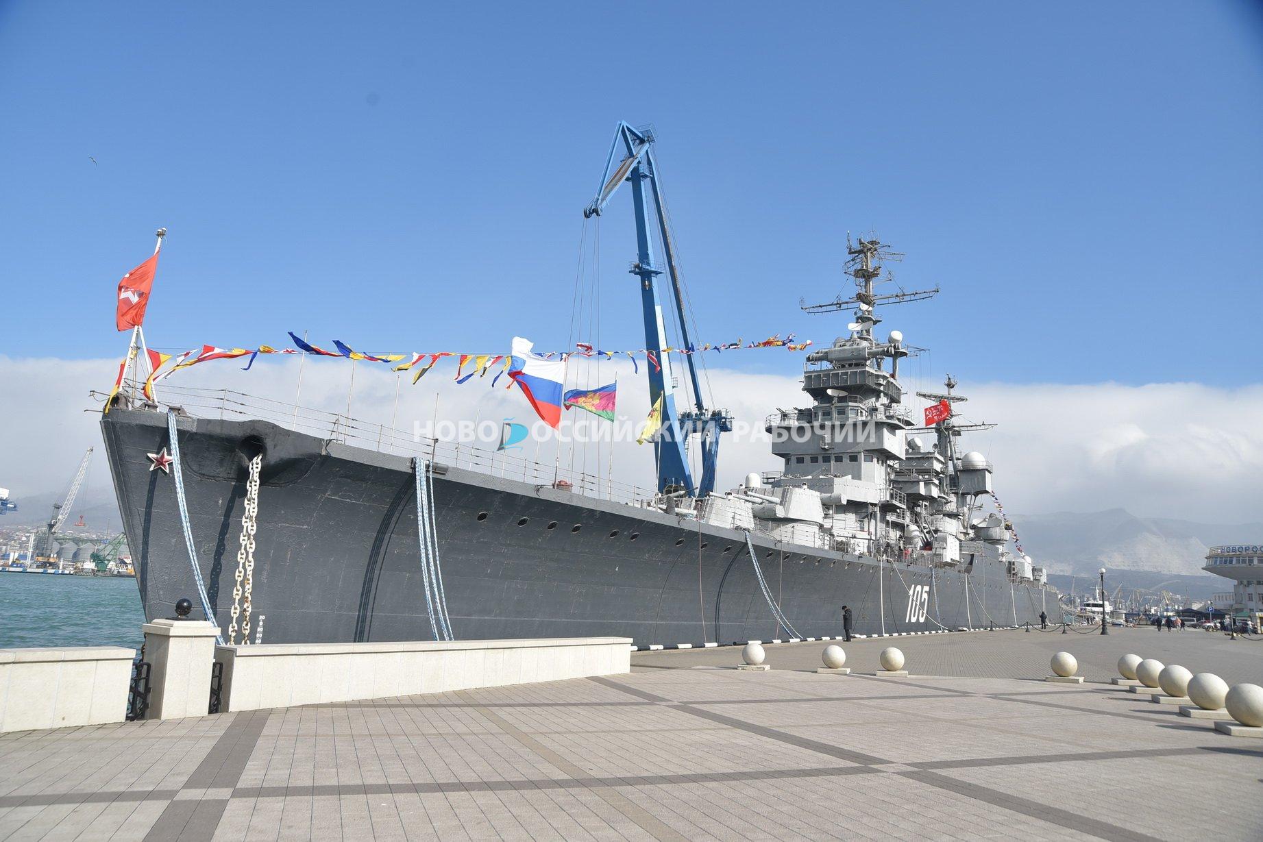 Завтра новороссийцы и гости города смогут бесплатно попасть на крейсер «Михаил Кутузов»