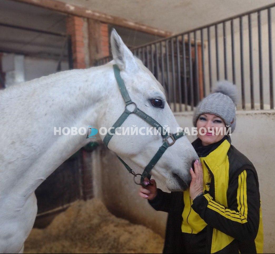 В Новороссийске лошади стали лечить особенных детей. Есть результаты