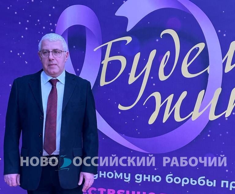 Главврач новороссийского онкодиспансера Михаил Леонов удостоен национальной премии «Будем жить!»