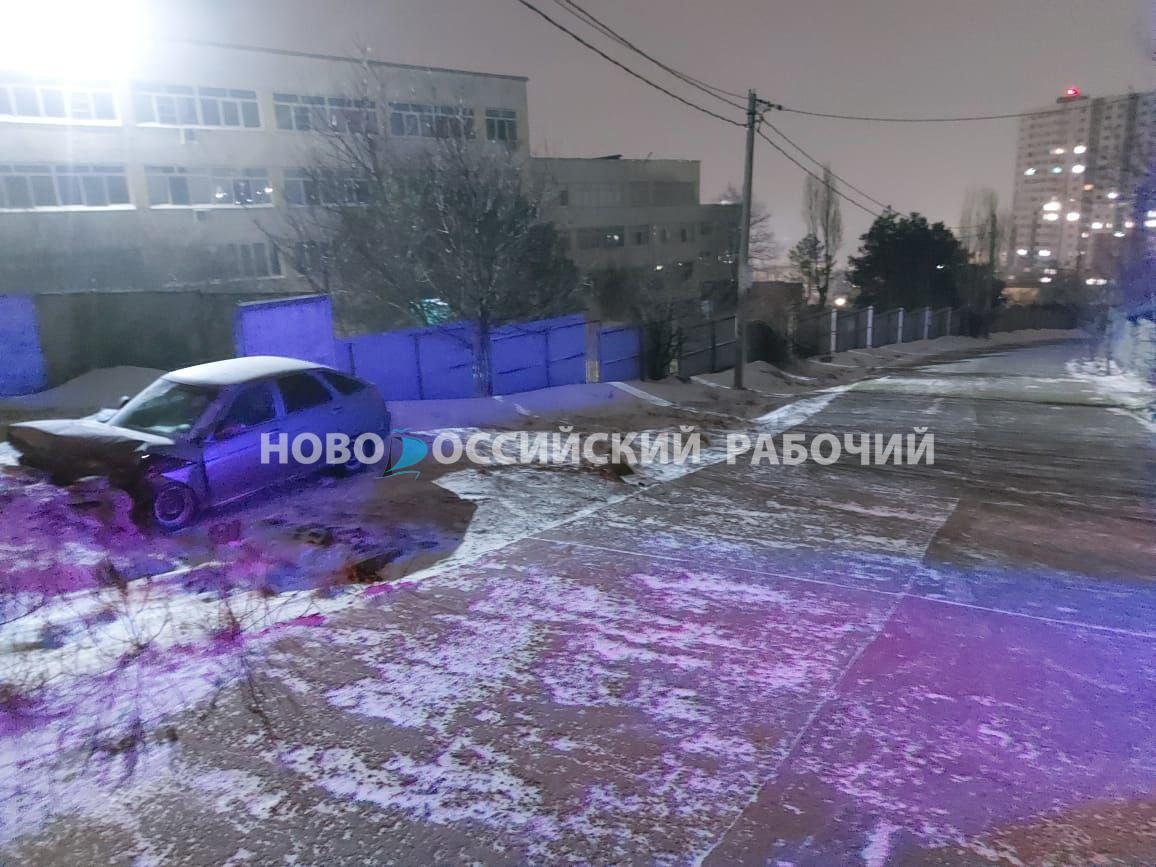 В Новороссийске добраться по такой погоде до работы — почти подвиг