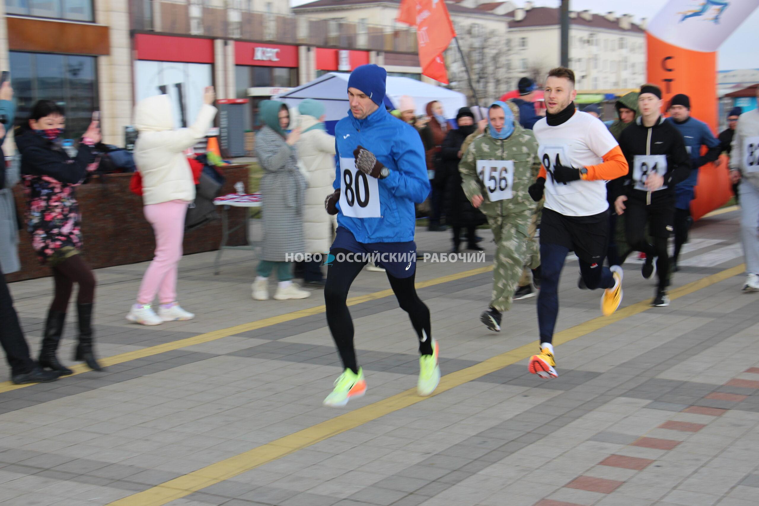 23 сотни метров в честь 23 февраля: в Новороссийске прошел «Zабег мужества»