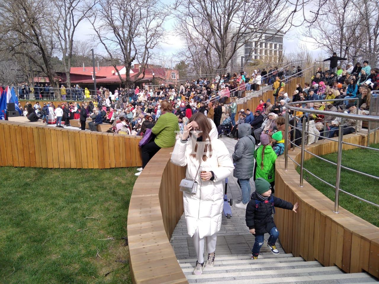 В Новороссийске торжественно открылся парк Фрунзе. Полгорода собралось на праздник!