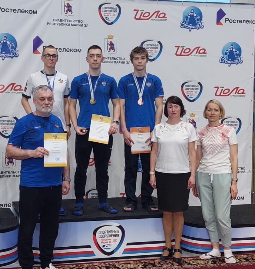 Новороссийцы привезли серебро и бронзу с соревнований по плаванию, футболу, стрельбе из лука и шахматам