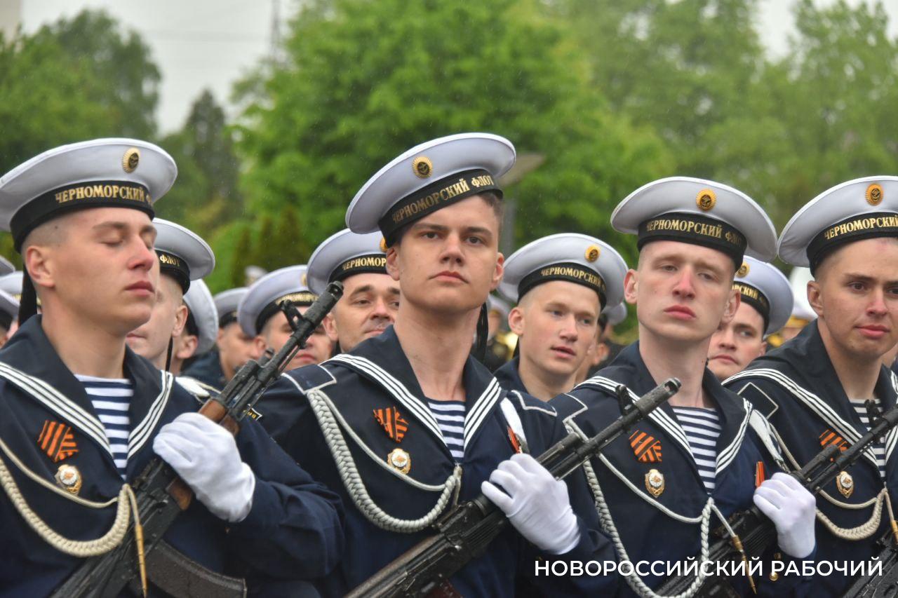 У военных моряков Новороссийска сегодня праздник – 240 лет Черноморскому флоту!