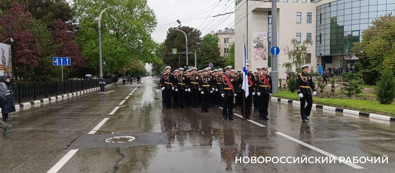 Парад, посвященный 79-й годовщине Победы, прошел в Новороссийске