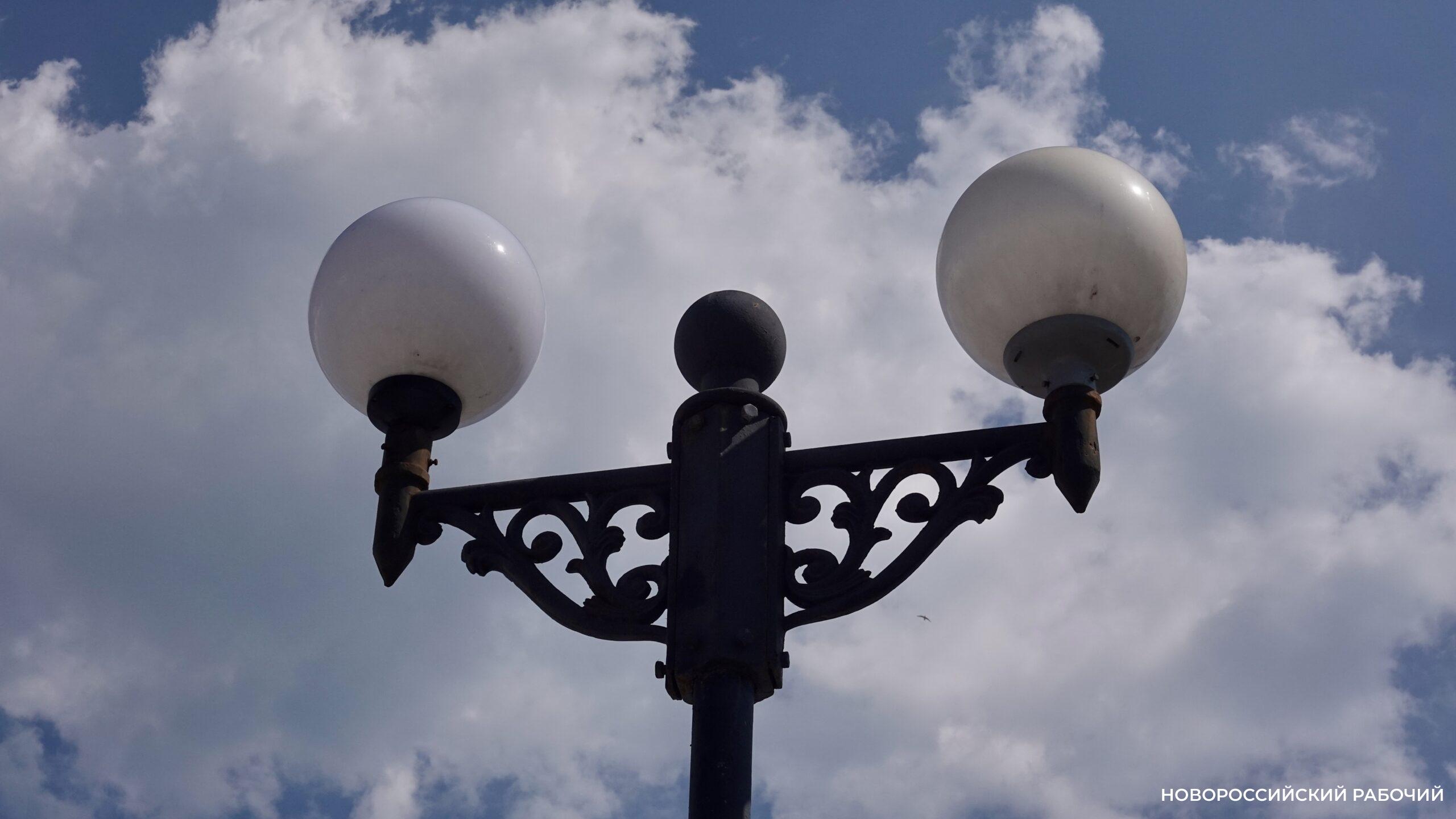 В пригородах Новороссийска добавят света